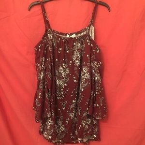 Cute top, never worn.